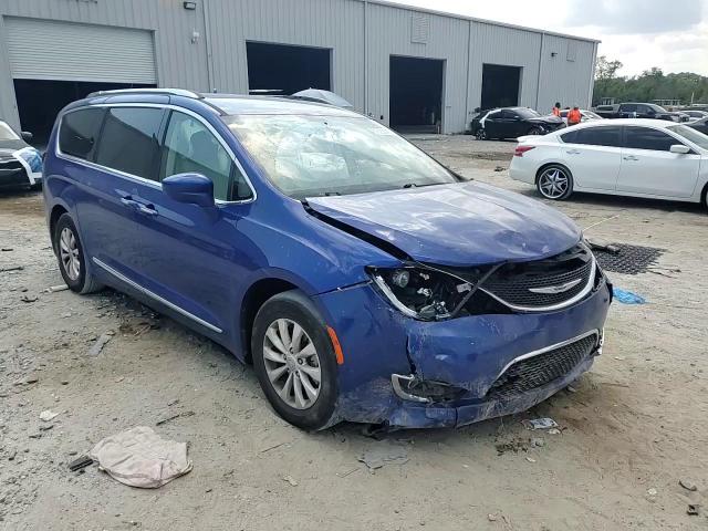 2018 Chrysler Pacifica Touring L VIN: 2C4RC1BG0JR351013 Lot: 81628045