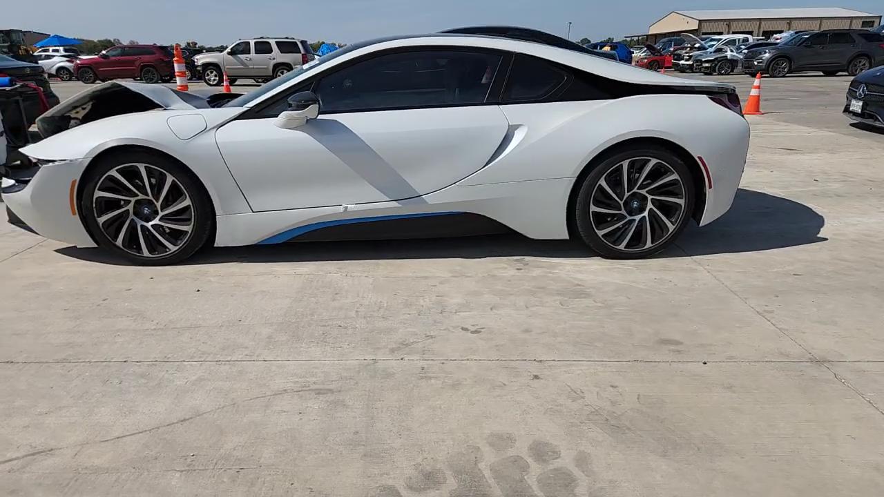 Фото: WBY2Z2C56FV391411