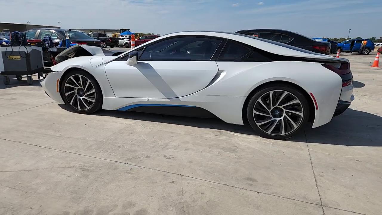 Фото: WBY2Z2C56FV391411