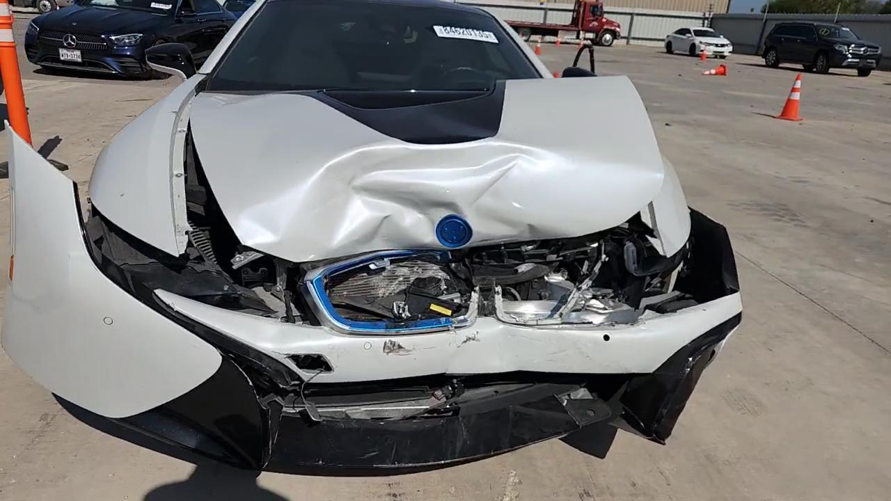 Фото: WBY2Z2C56FV391411