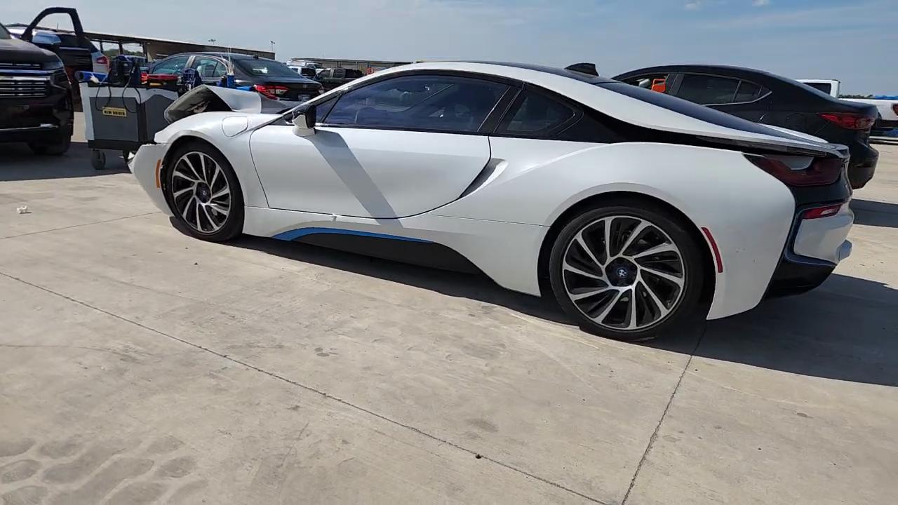 Фото: WBY2Z2C56FV391411