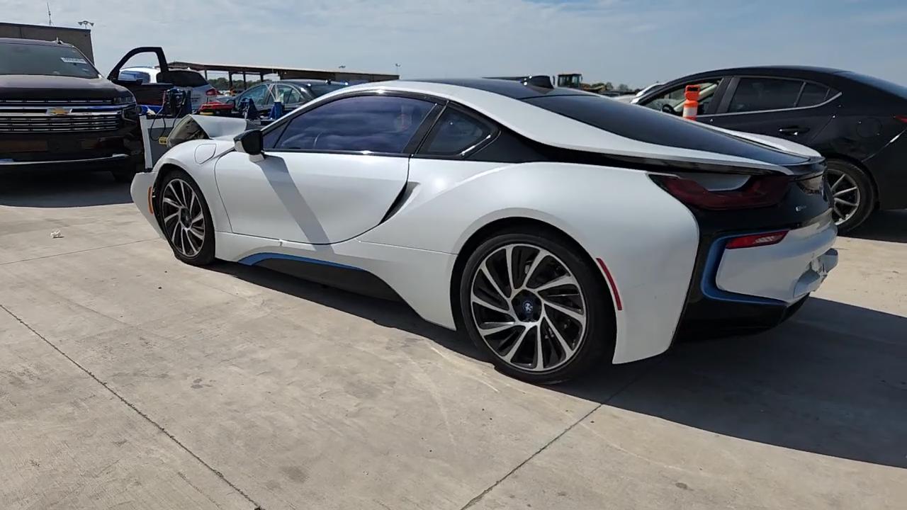 Фото: WBY2Z2C56FV391411