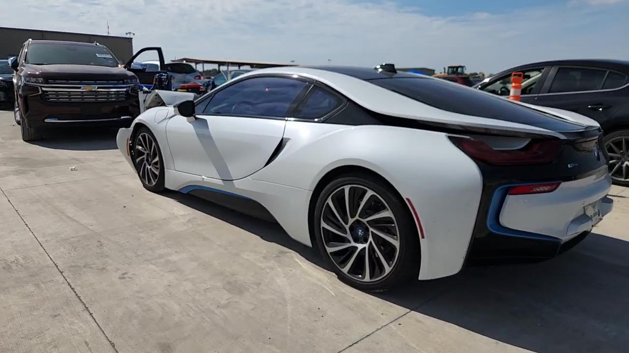 Фото: WBY2Z2C56FV391411