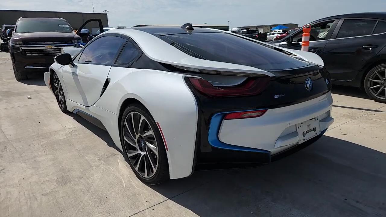 Фото: WBY2Z2C56FV391411