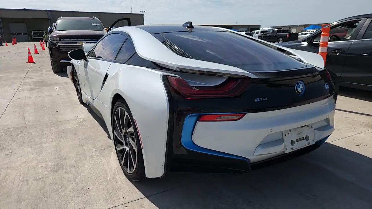 Фото: WBY2Z2C56FV391411