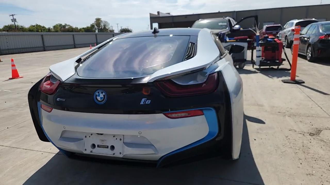 Фото: WBY2Z2C56FV391411