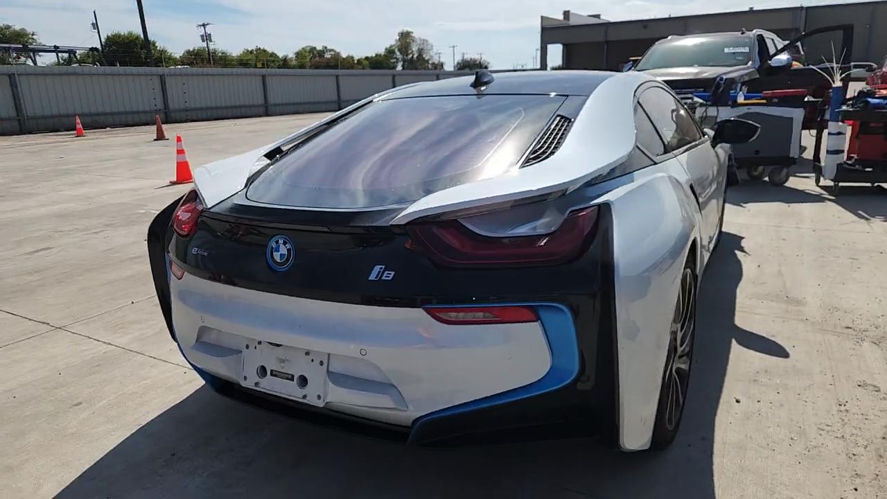 Фото: WBY2Z2C56FV391411