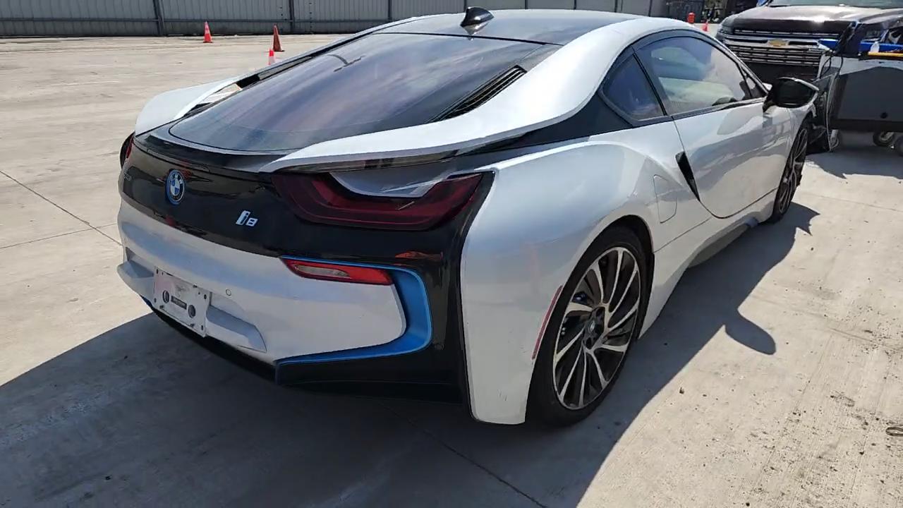 Фото: WBY2Z2C56FV391411