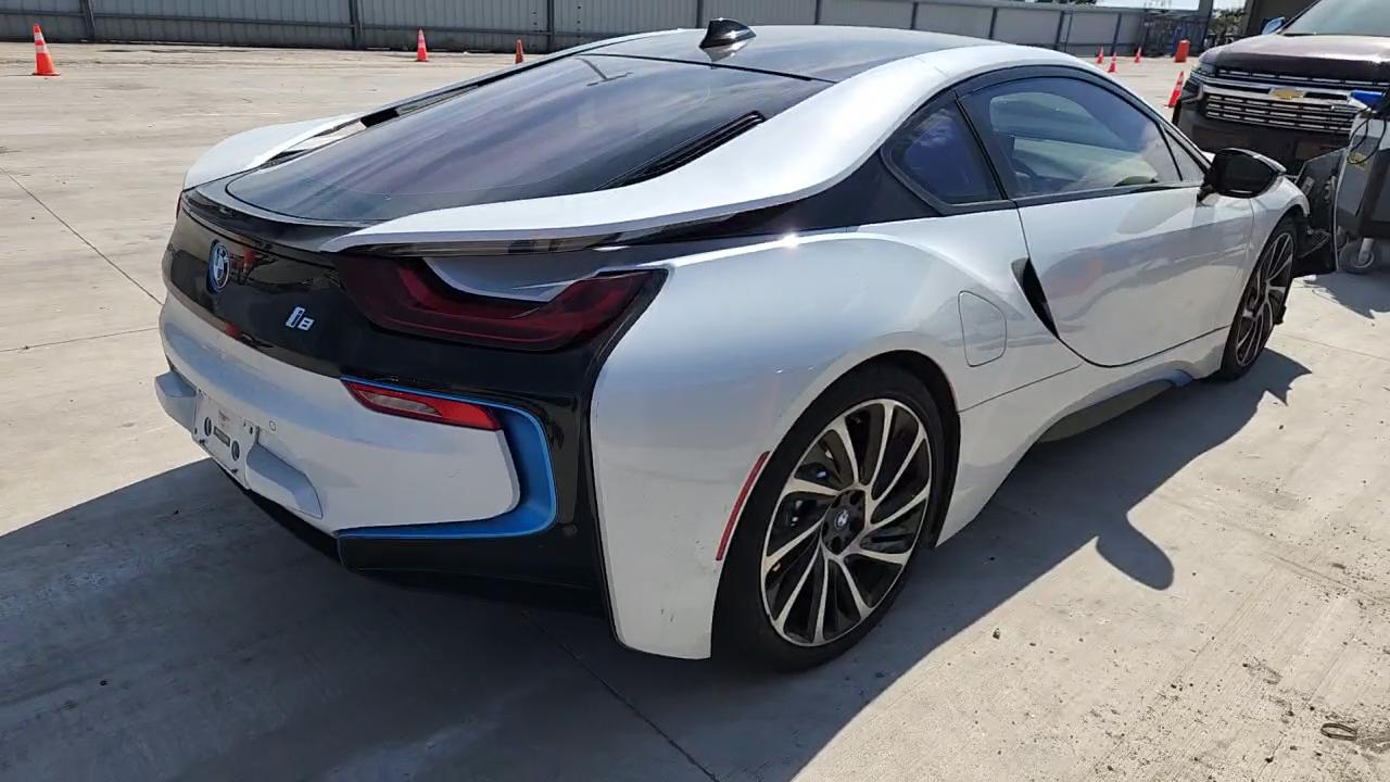 Фото: WBY2Z2C56FV391411