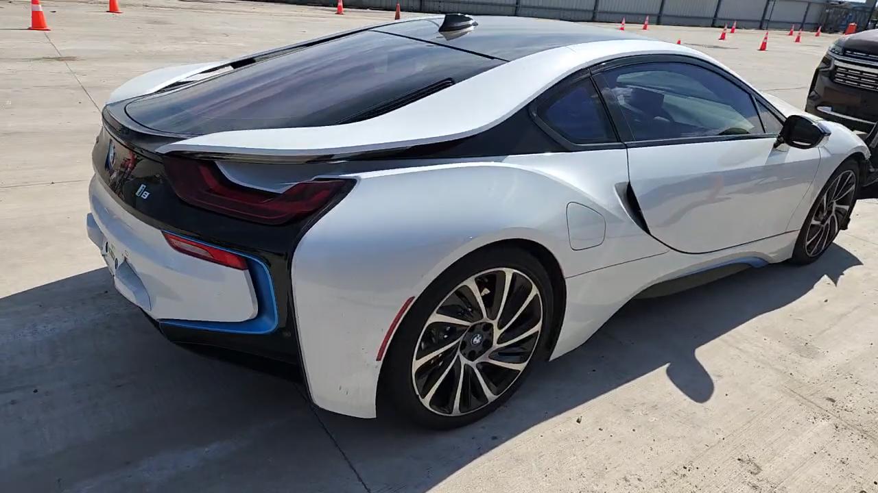 Фото: WBY2Z2C56FV391411