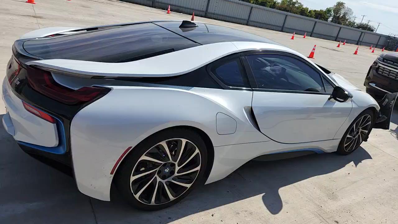 Фото: WBY2Z2C56FV391411