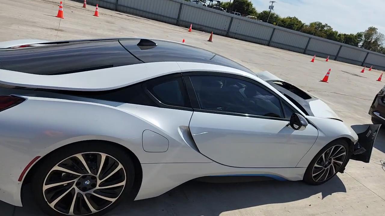 Фото: WBY2Z2C56FV391411