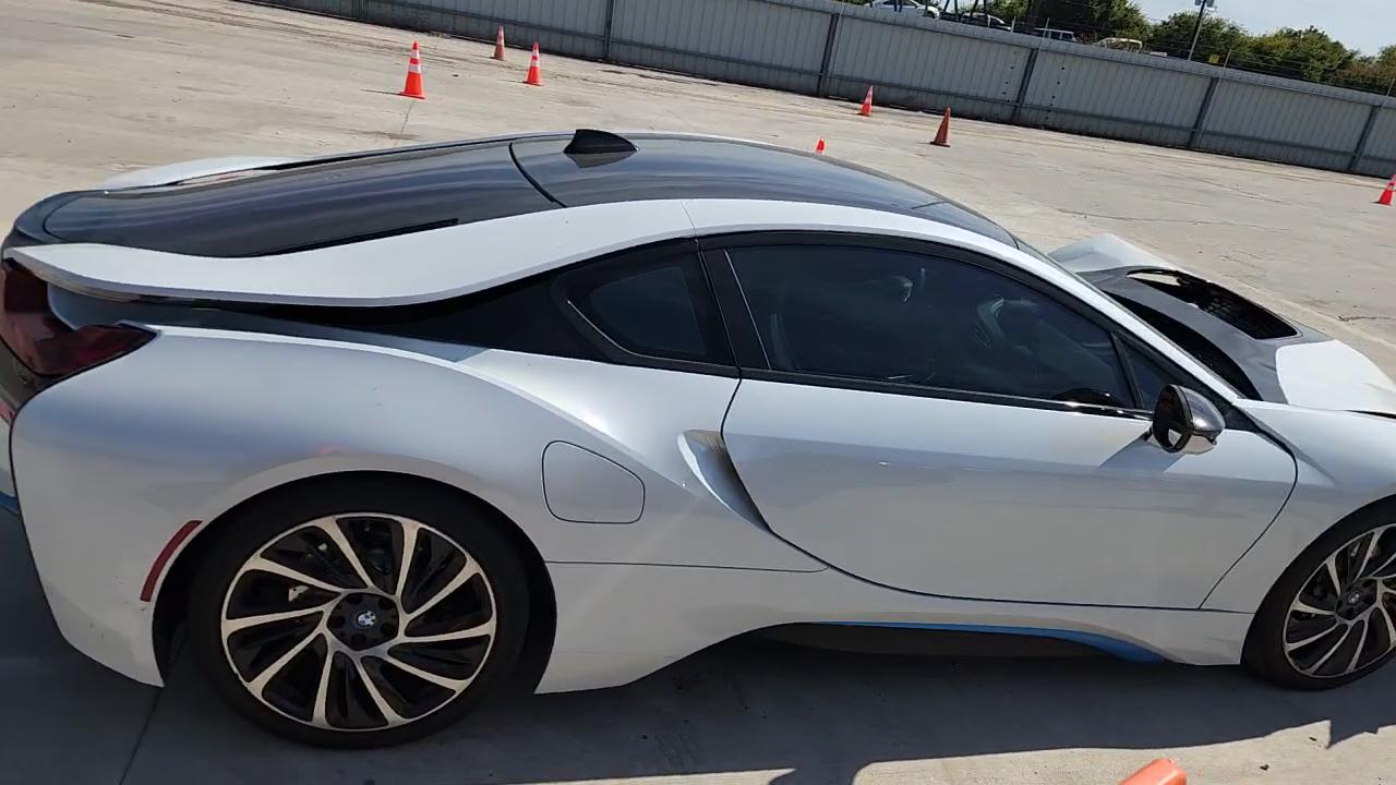 Фото: WBY2Z2C56FV391411