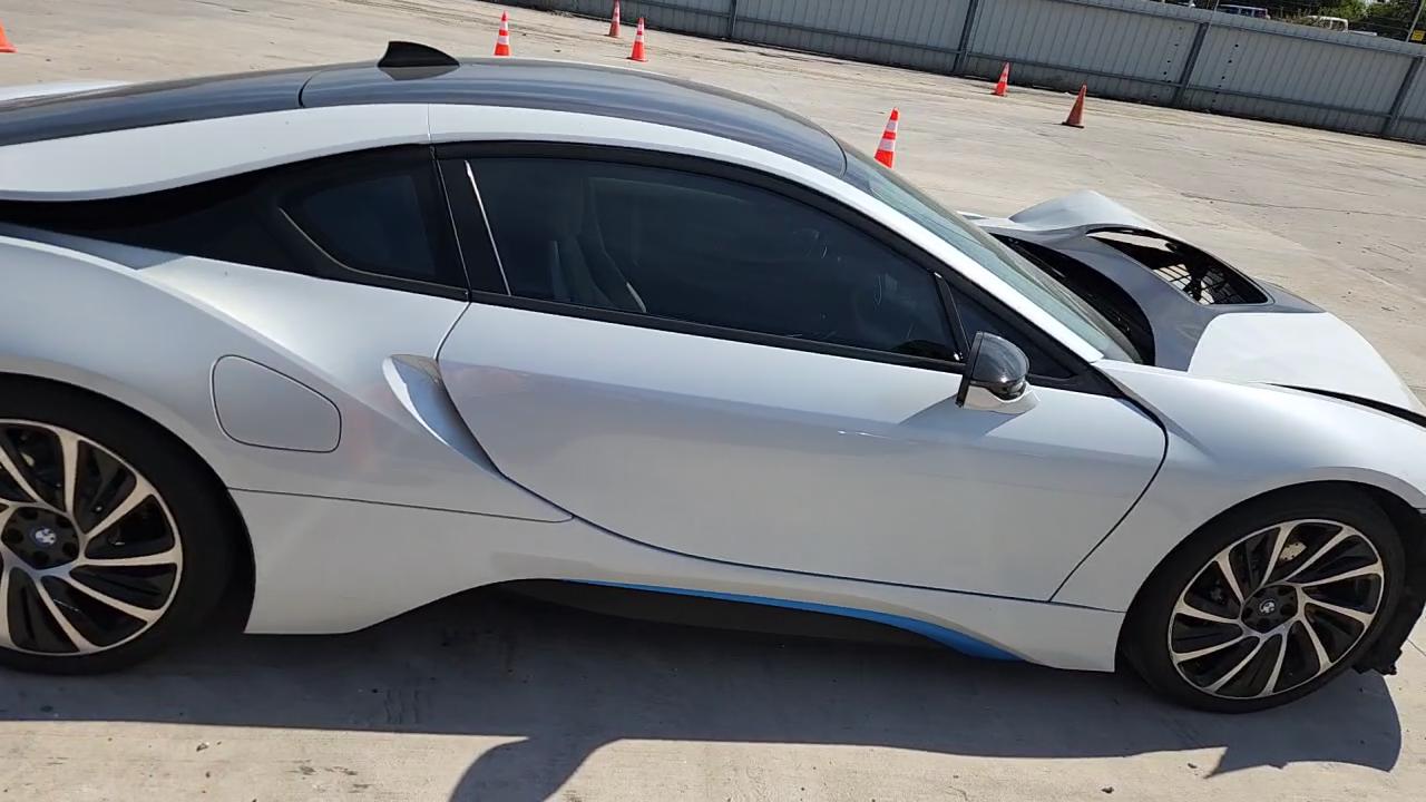 Фото: WBY2Z2C56FV391411