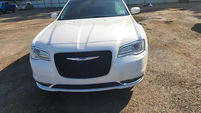 2015 Chrysler 300 Limited VIN: 2C3CCAAG5FH743686 Lot: 71371875