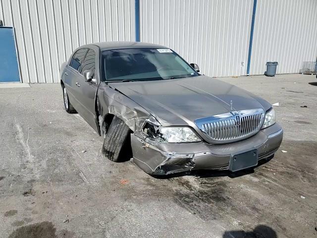 2008 Lincoln Town Car Signature Limited VIN: 2LNHM82W38X657360 Lot: 81413475