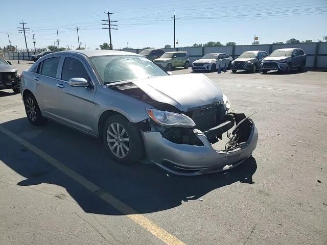 2014 Chrysler 200 Limited VIN: 1C3CCBCG6EN172993 Lot: 81505325
