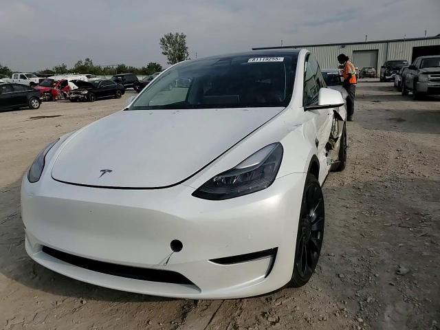 2022 Tesla Model Y VIN: 7SAYGDEFXNF452780 Lot: 81119255