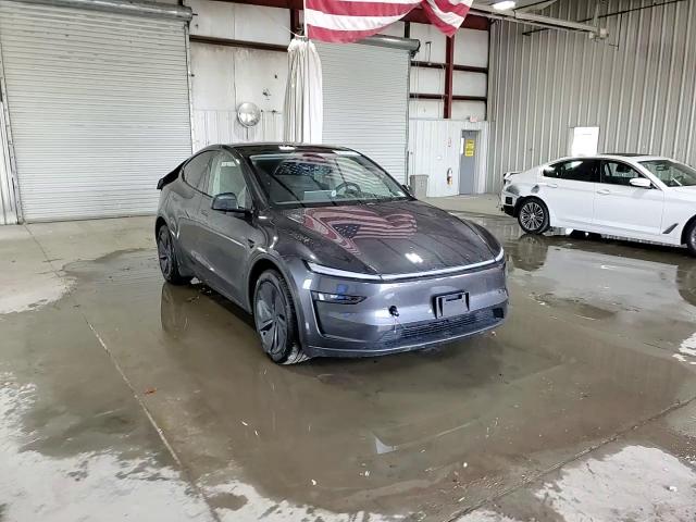 2026 Tesla Model Y VIN: 7SAYGDEE2TA384993 Lot: 84290125