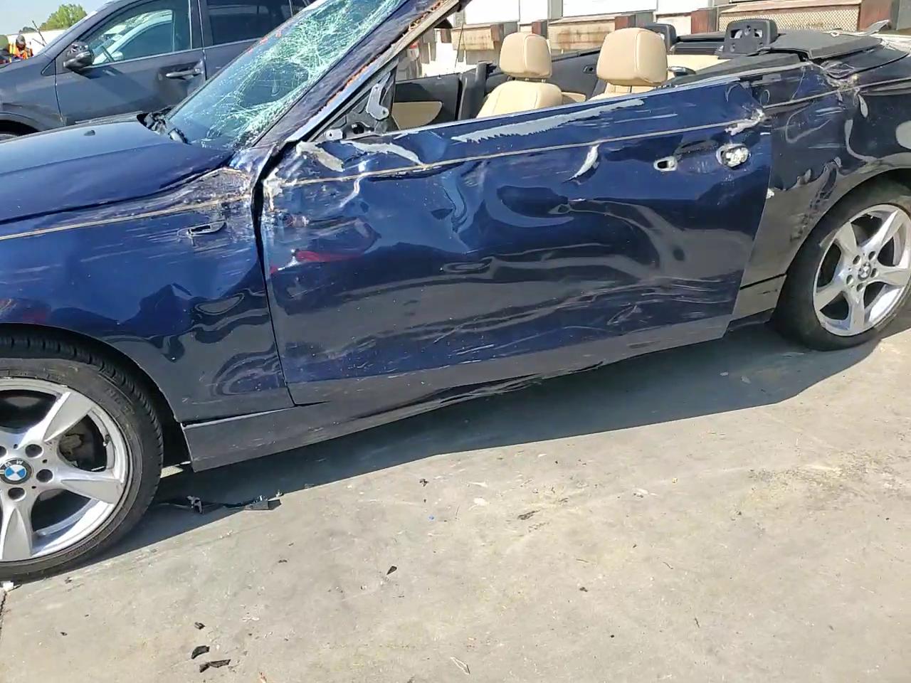 Фото: WBAUL7C58DVU09622