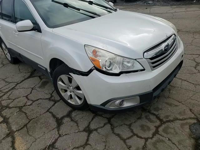 2011 Subaru Outback 3.6R Premium VIN: 4S4BRDGC8B2386336 Lot: 81814195