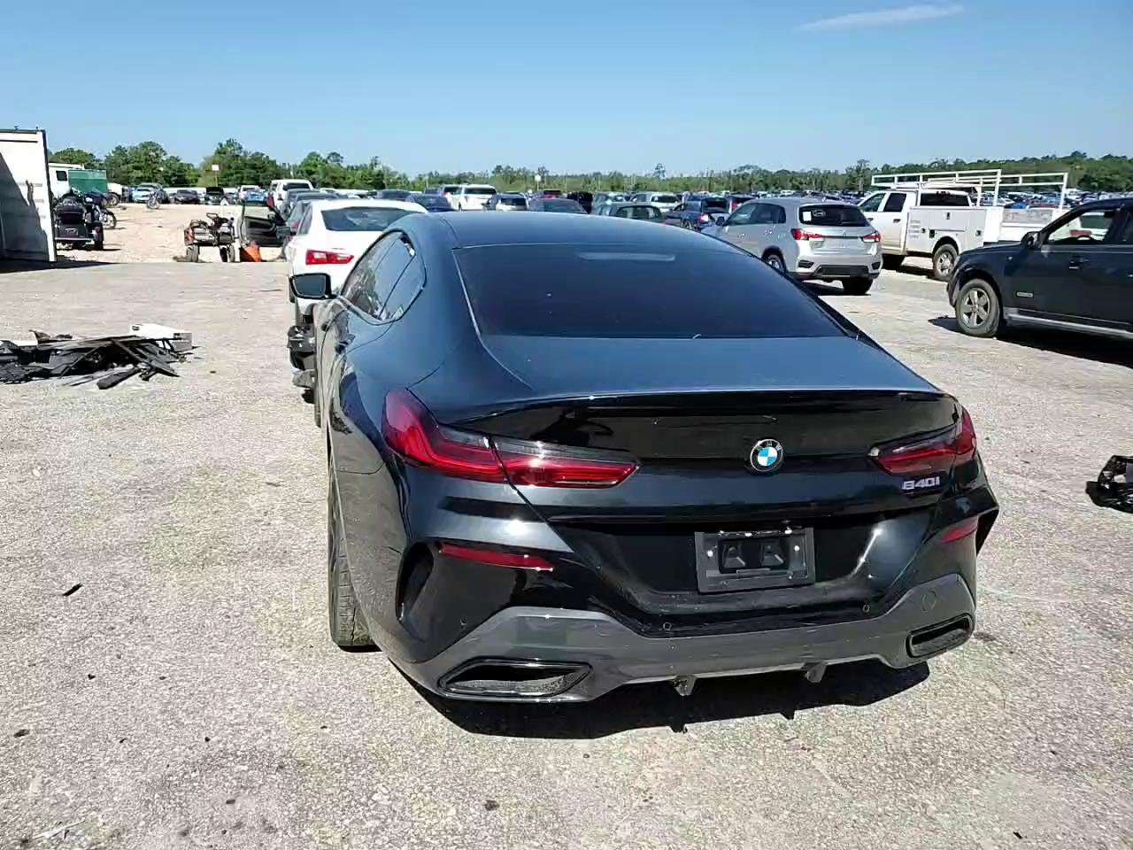 Фото: WBAGV2C07RCN75227