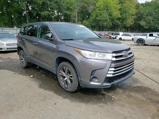 2019 Toyota Highlander Le VIN: 5TDZZRFH9KS303776 Lot: 83829635