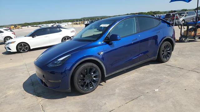 2024 Tesla Model Y VIN: 7SAYGDEE2RA279895 Lot: 72039455