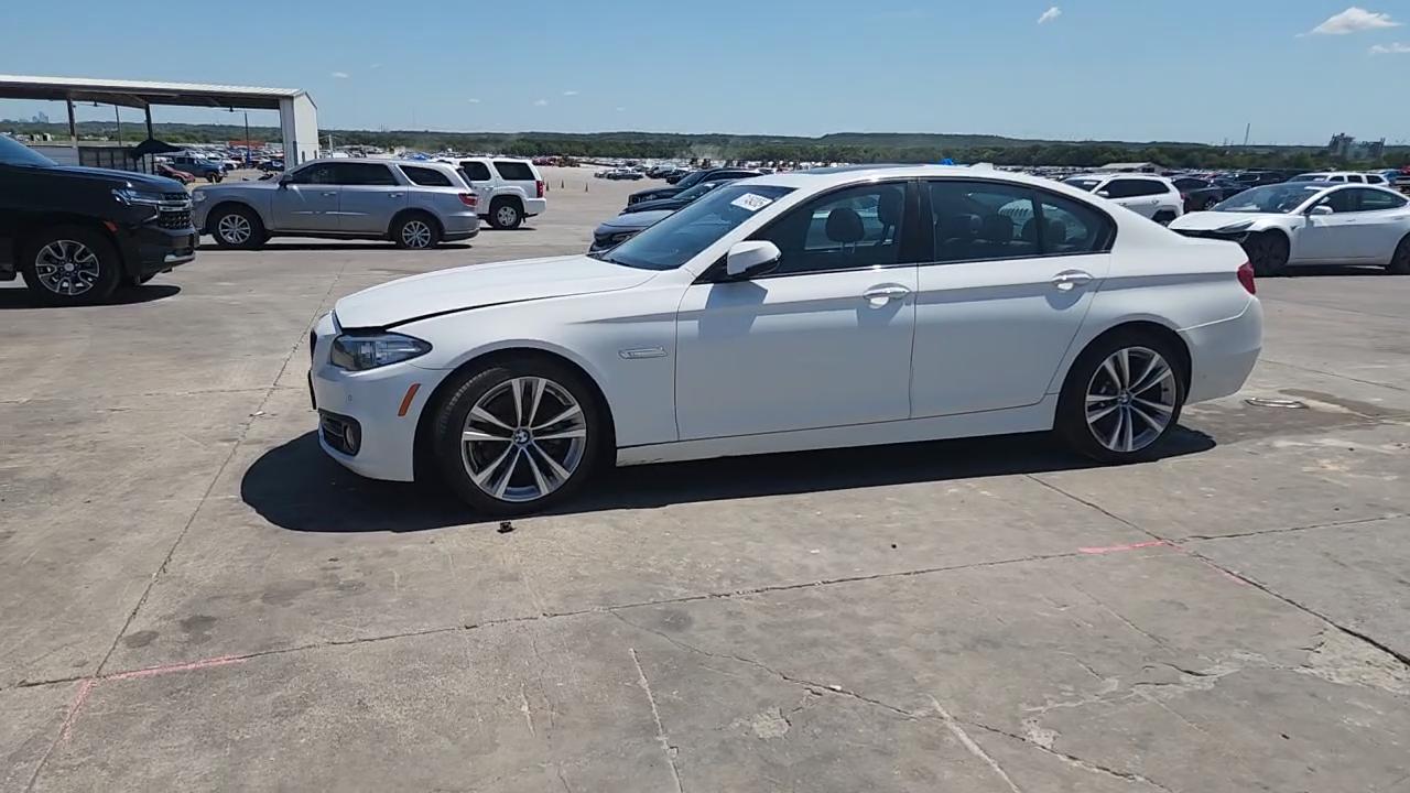 Фото: WBA5A5C50GG354543