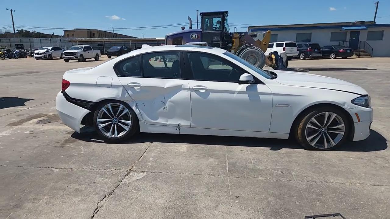 Фото: WBA5A5C50GG354543