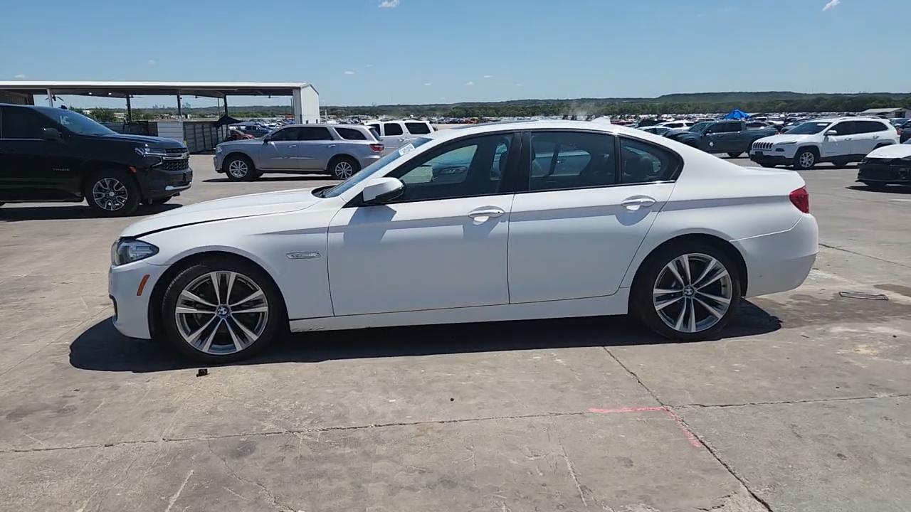 Фото: WBA5A5C50GG354543