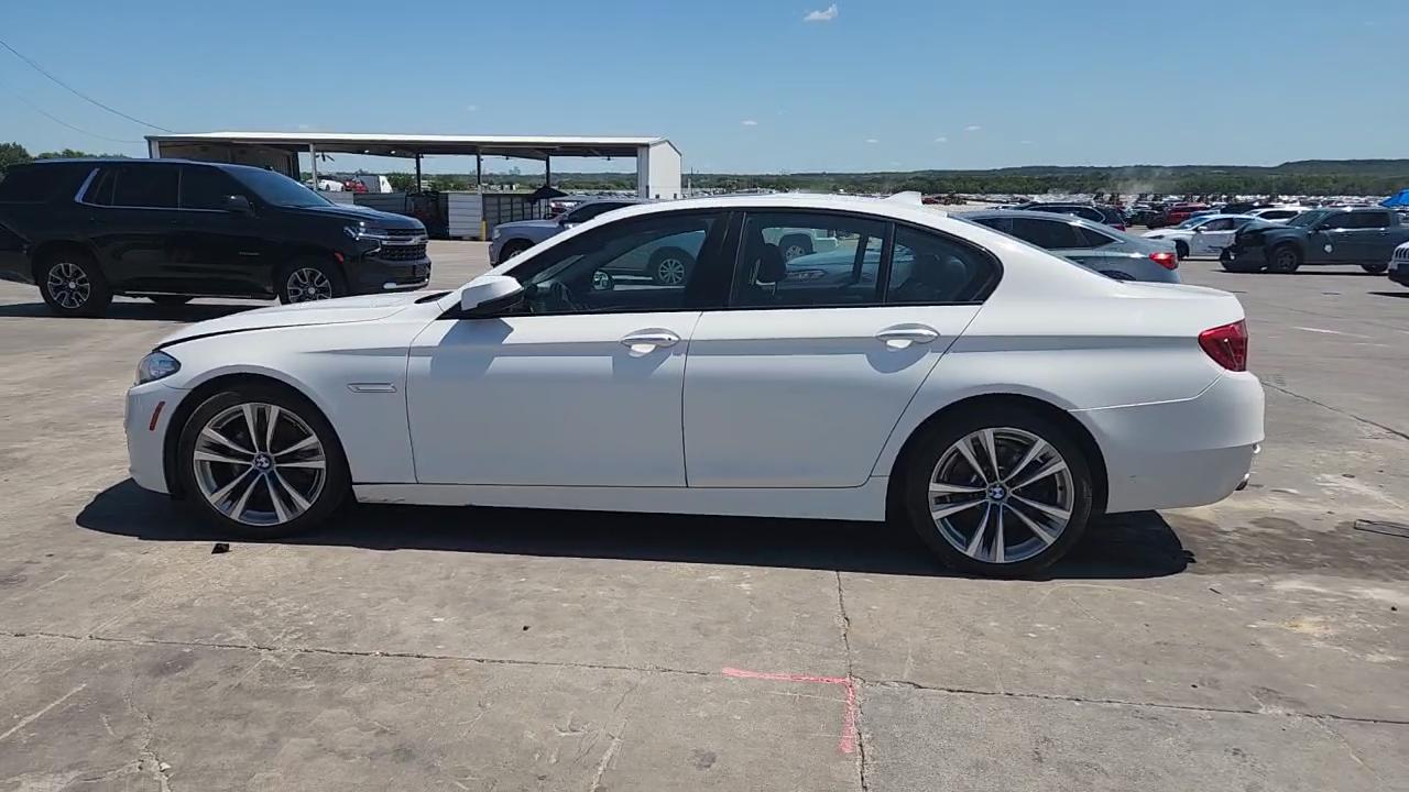 Фото: WBA5A5C50GG354543