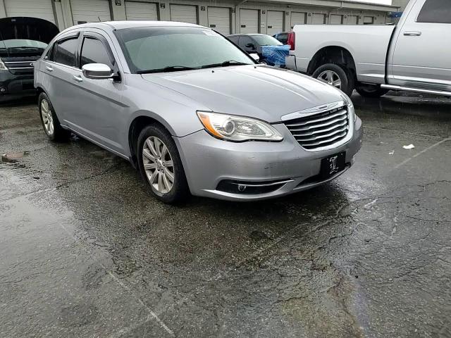 2013 Chrysler 200 Limited VIN: 1C3CCBCG8DN653018 Lot: 71091625