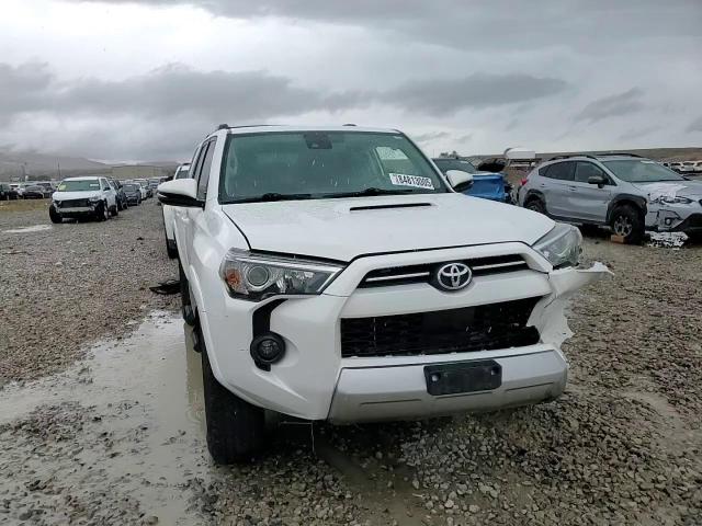 2020 Toyota 4Runner Sr5/Sr5 Premium VIN: JTEBU5JR6L5822747 Lot: 84813005