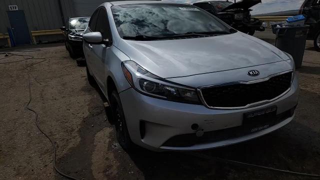 2018 Kia Forte Lx VIN: 3KPFK4A70JE195338 Lot: 71860595