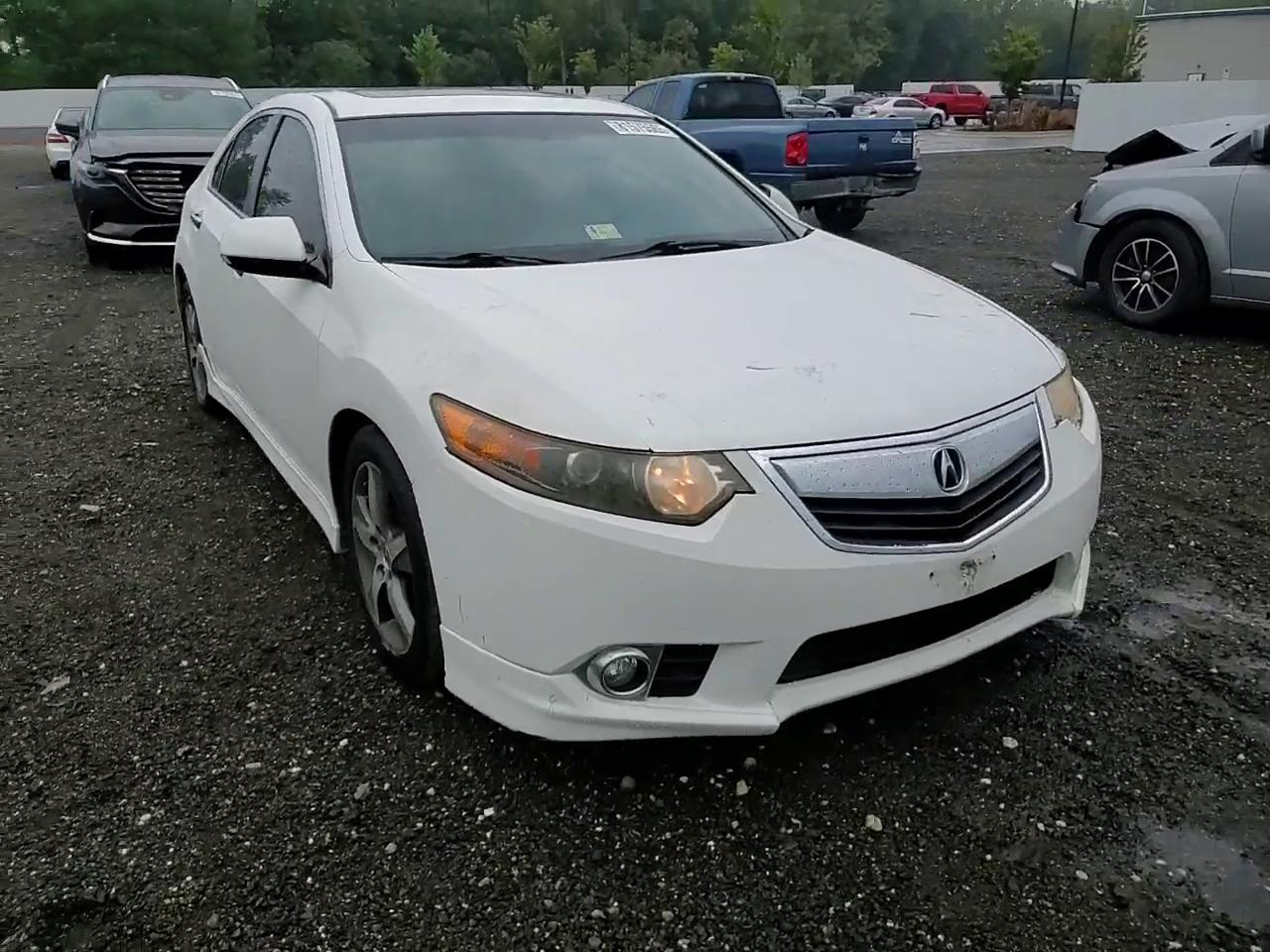 Фото: JH4CU2F83CC006015