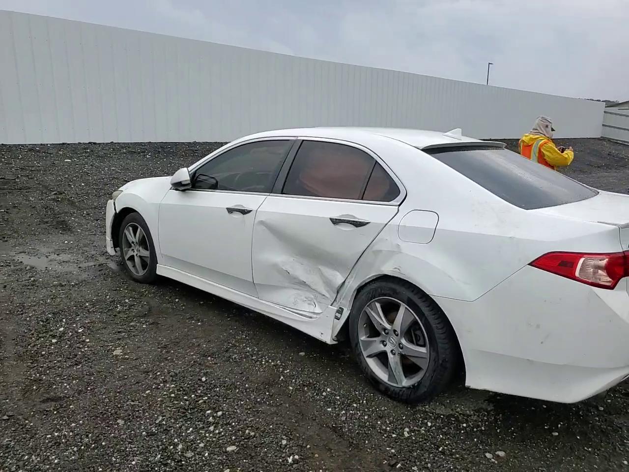 Фото: JH4CU2F83CC006015