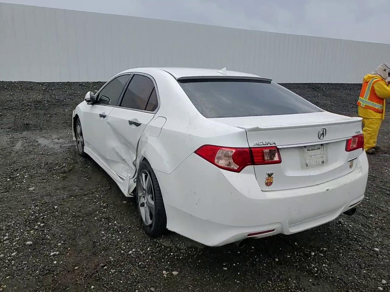 Фото: JH4CU2F83CC006015