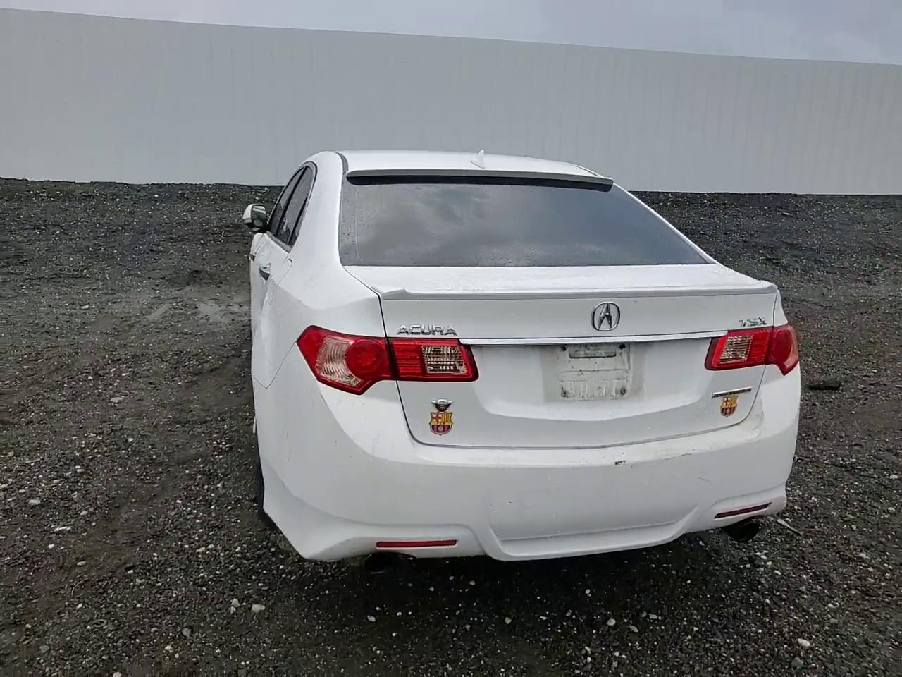 Фото: JH4CU2F83CC006015