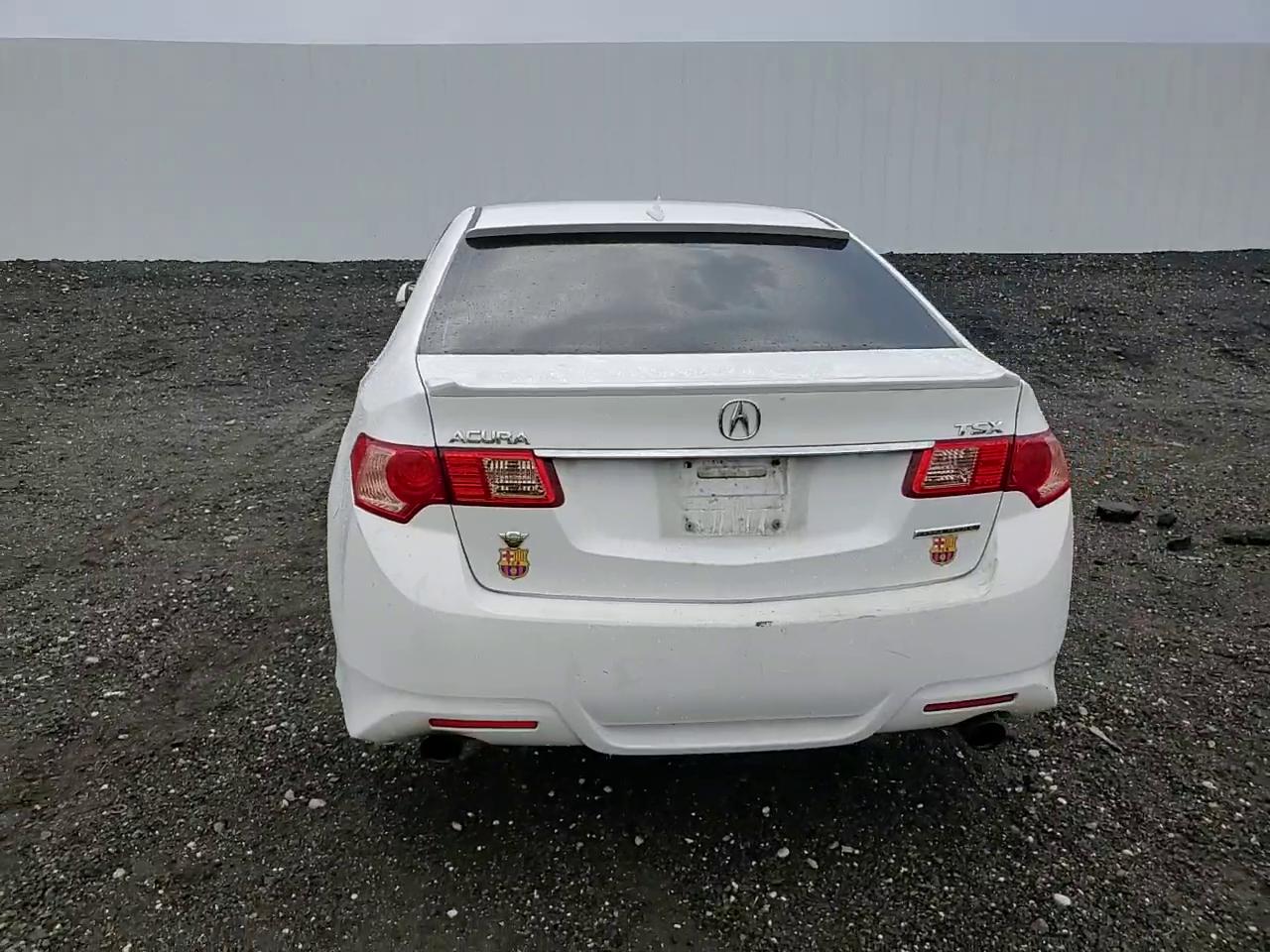 Фото: JH4CU2F83CC006015