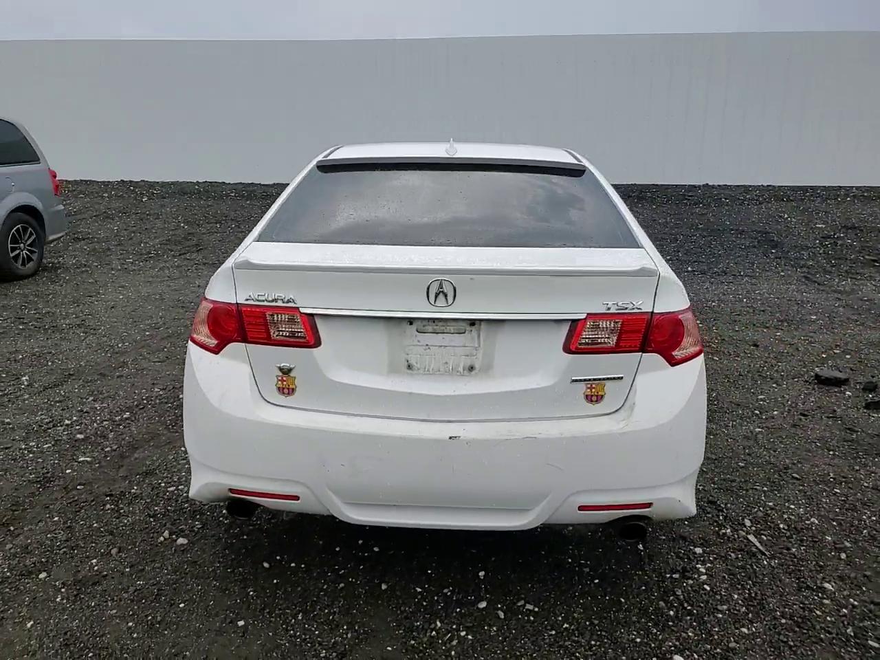 Фото: JH4CU2F83CC006015