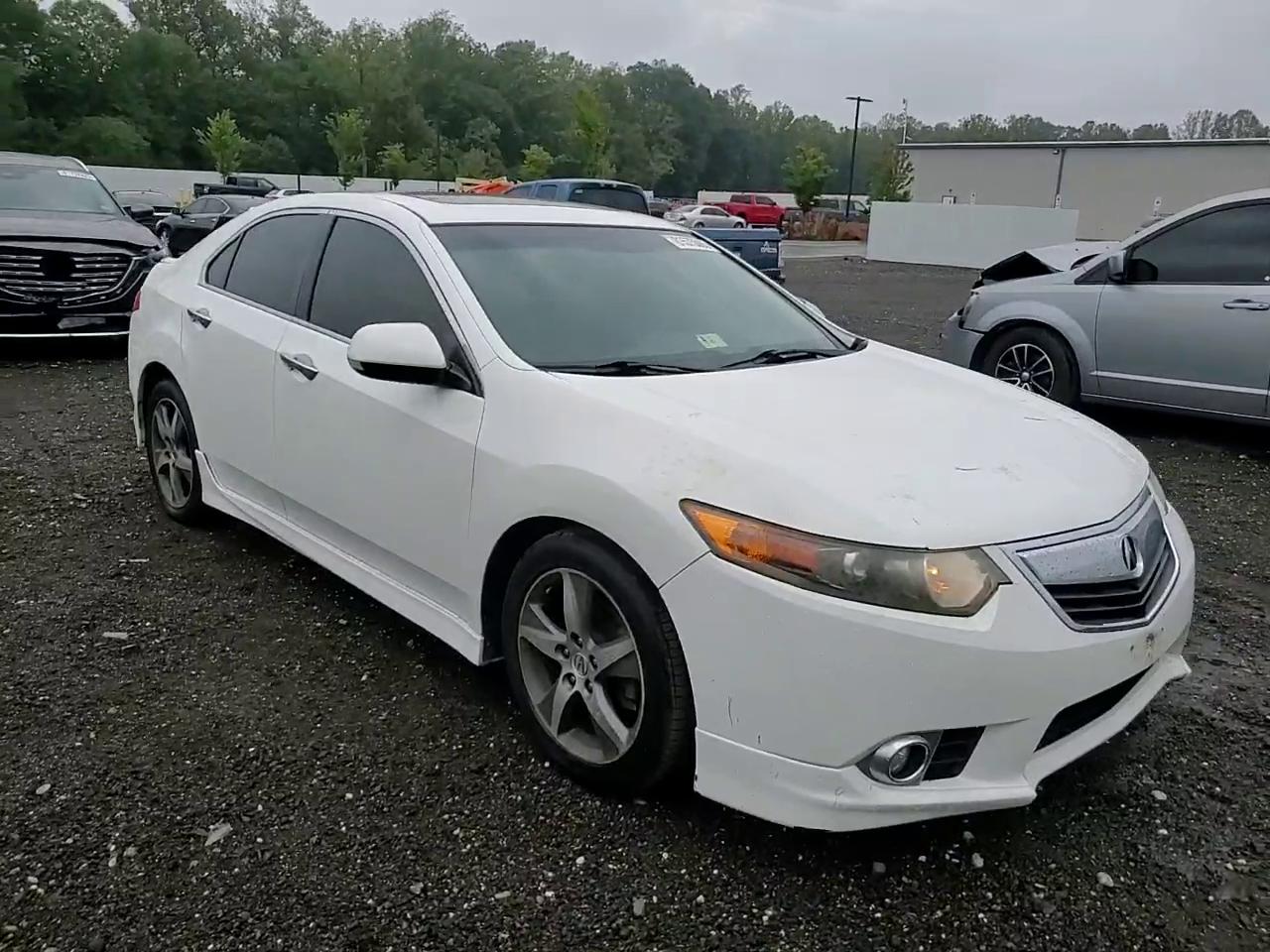 Фото: JH4CU2F83CC006015