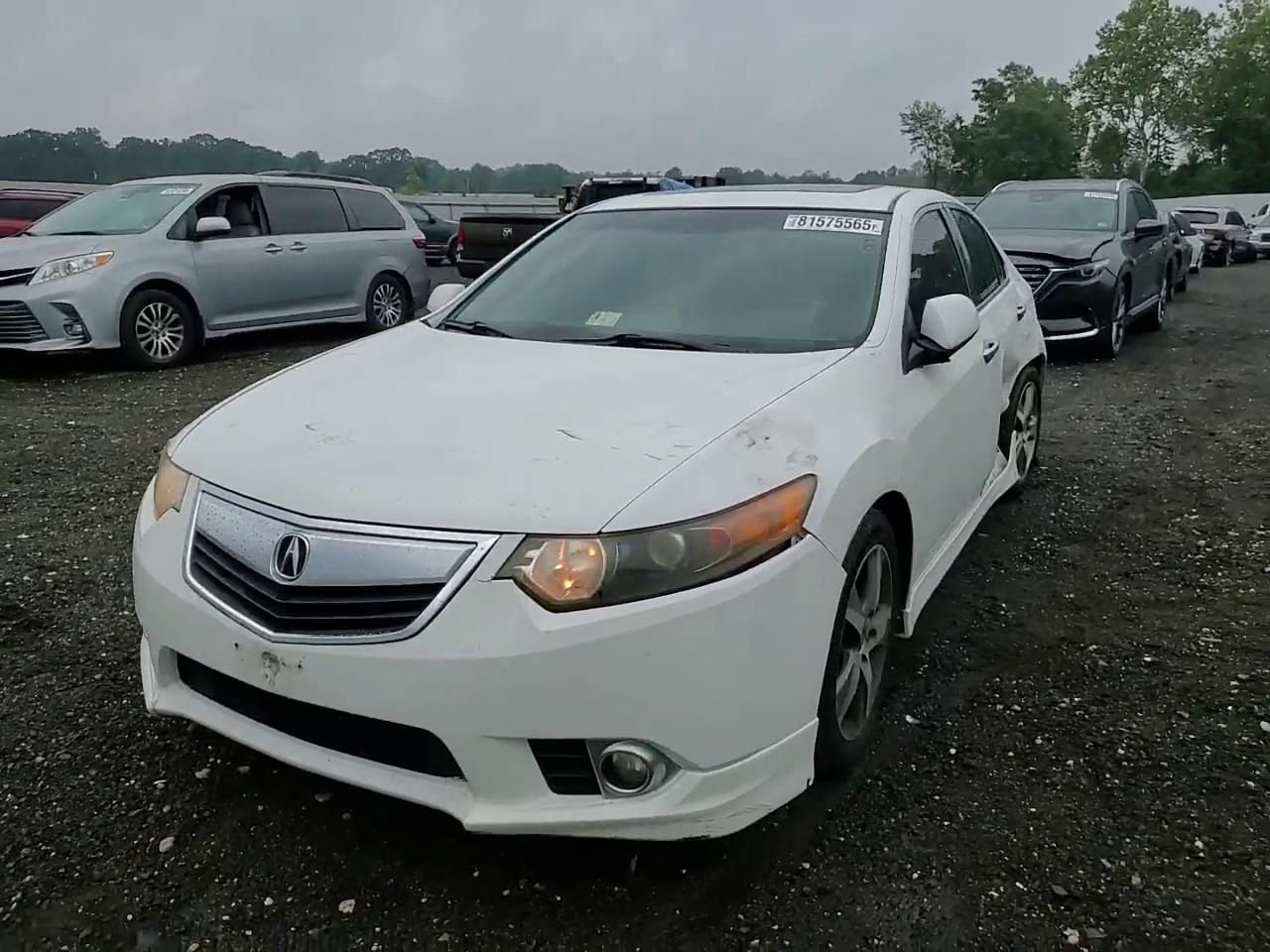 Фото: JH4CU2F83CC006015