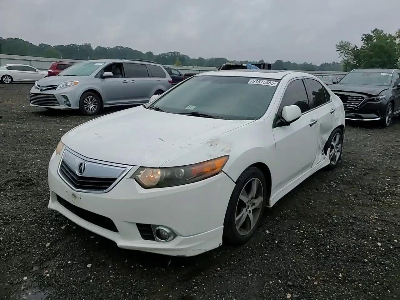 Фото: JH4CU2F83CC006015