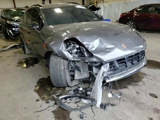 2018 Porsche Macan Gts VIN: WP1AG2A56JLB65541 Lot: 81040225