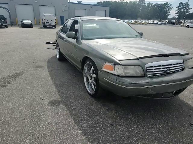 2000 Ford Crown Vict VIN: 2FAFP73W8YX123823 Lot: 80593505