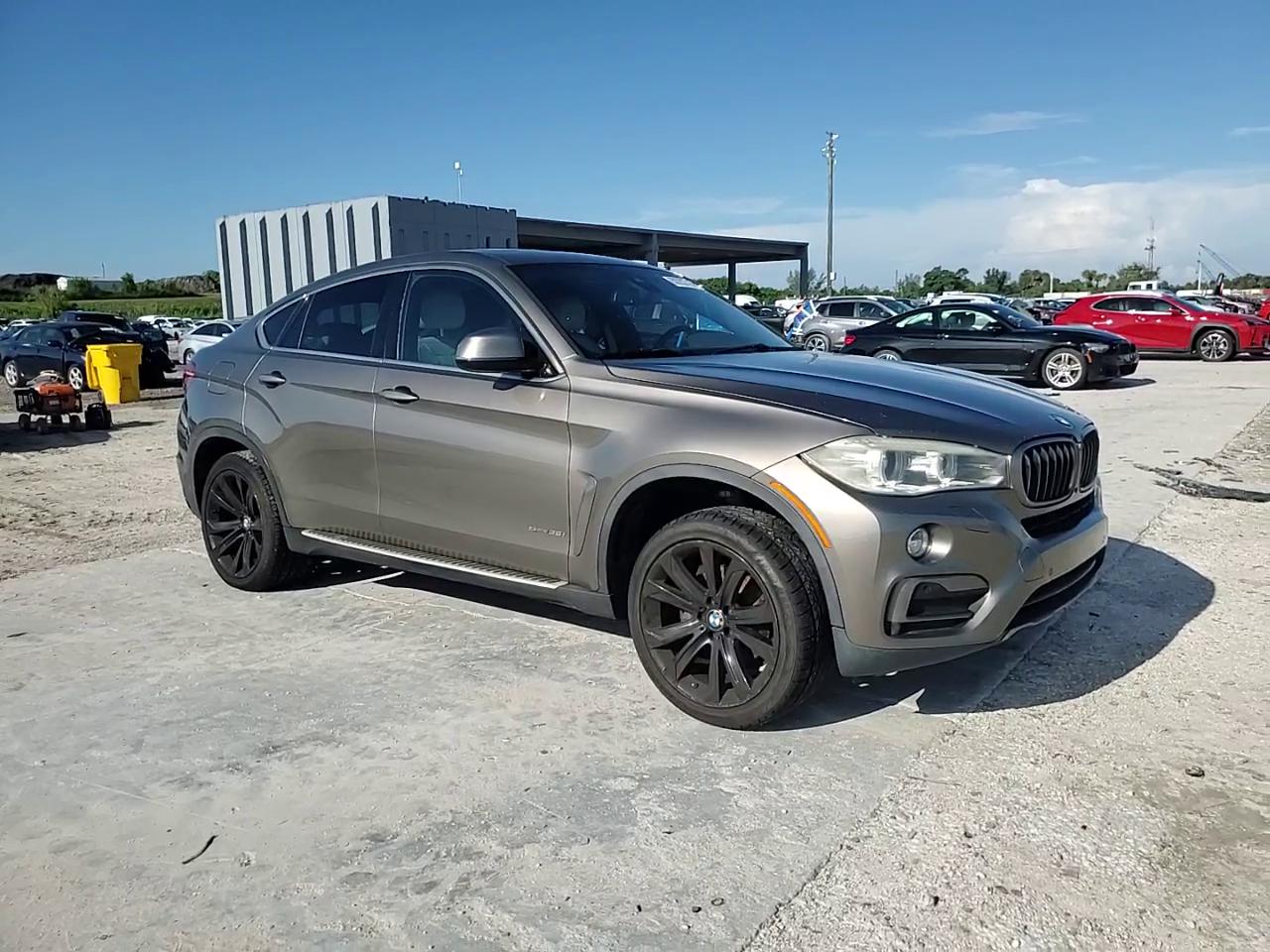 Фото: 5UXKU0C57H0F99738