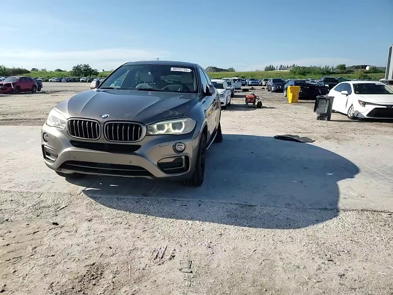 Фото: 5UXKU0C57H0F99738