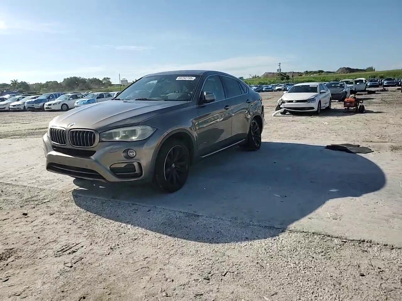 Фото: 5UXKU0C57H0F99738