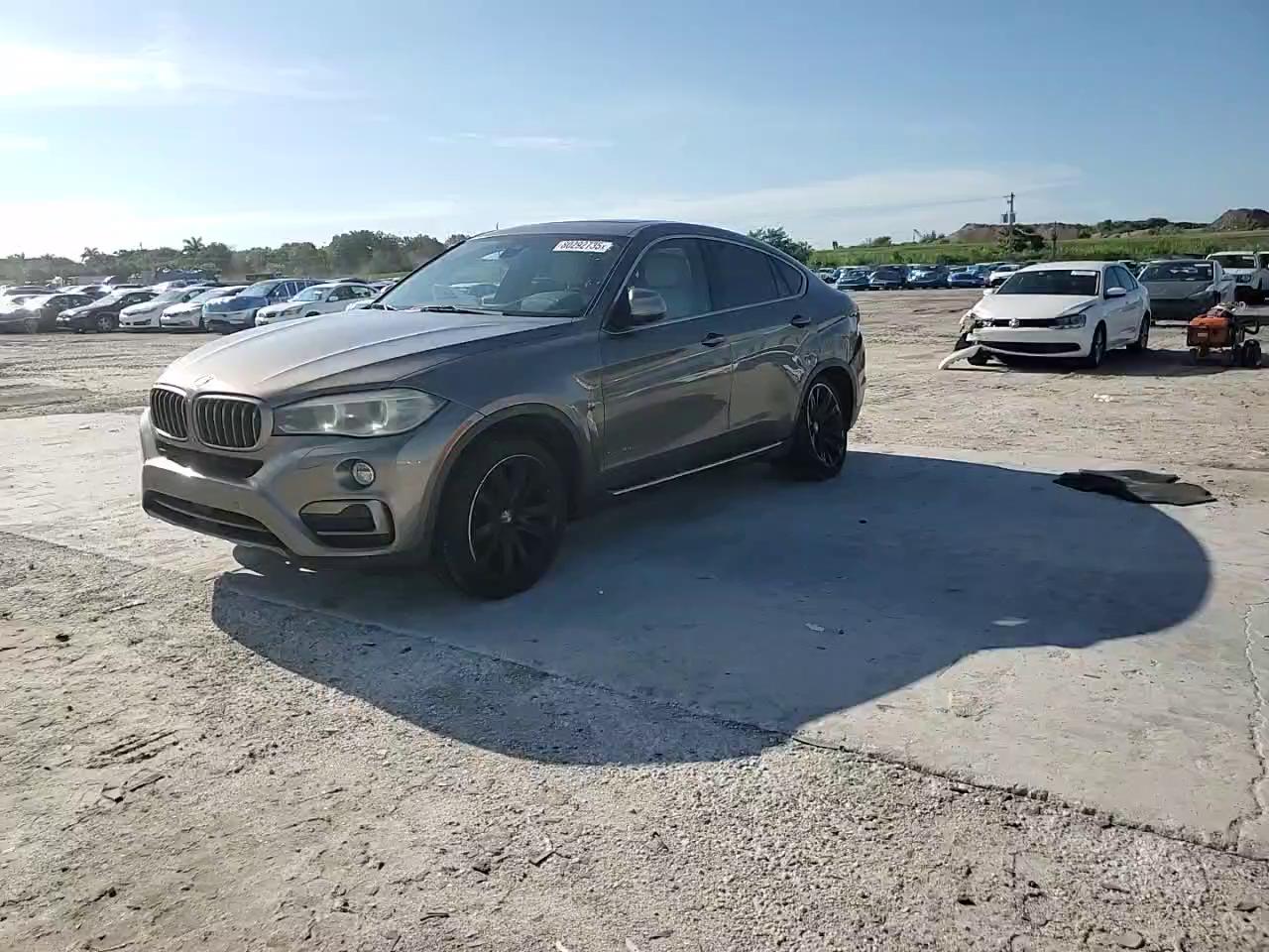 Фото: 5UXKU0C57H0F99738